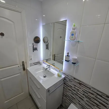 Jacaranda 2 By Sea And Beach, Pool, Very Central, Dishwasher, Wifi, Fantastic Seaview