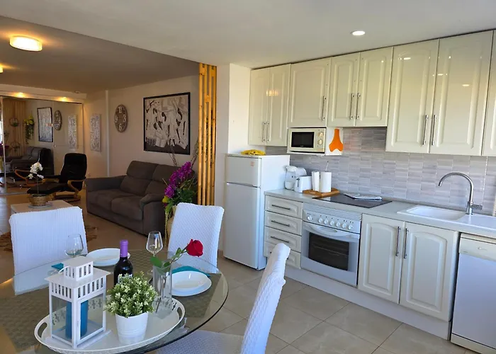 Jacaranda 2 By Sea And Beach, Pool, Very Central, Dishwasher, Wifi, Fantastic Seaview Апартаменты