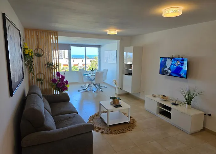 Appartement Jacaranda 2 By Sea And Beach, Pool, Very Central, Dishwasher, Wifi, Fantastic Seaview *