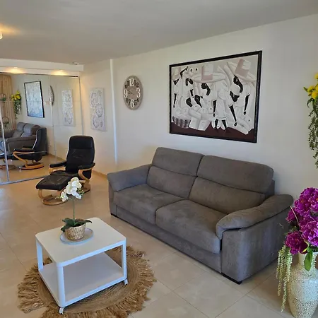 Jacaranda 2 By Sea And Beach, Pool, Very Central, Dishwasher, Wifi, Fantastic Seaview *